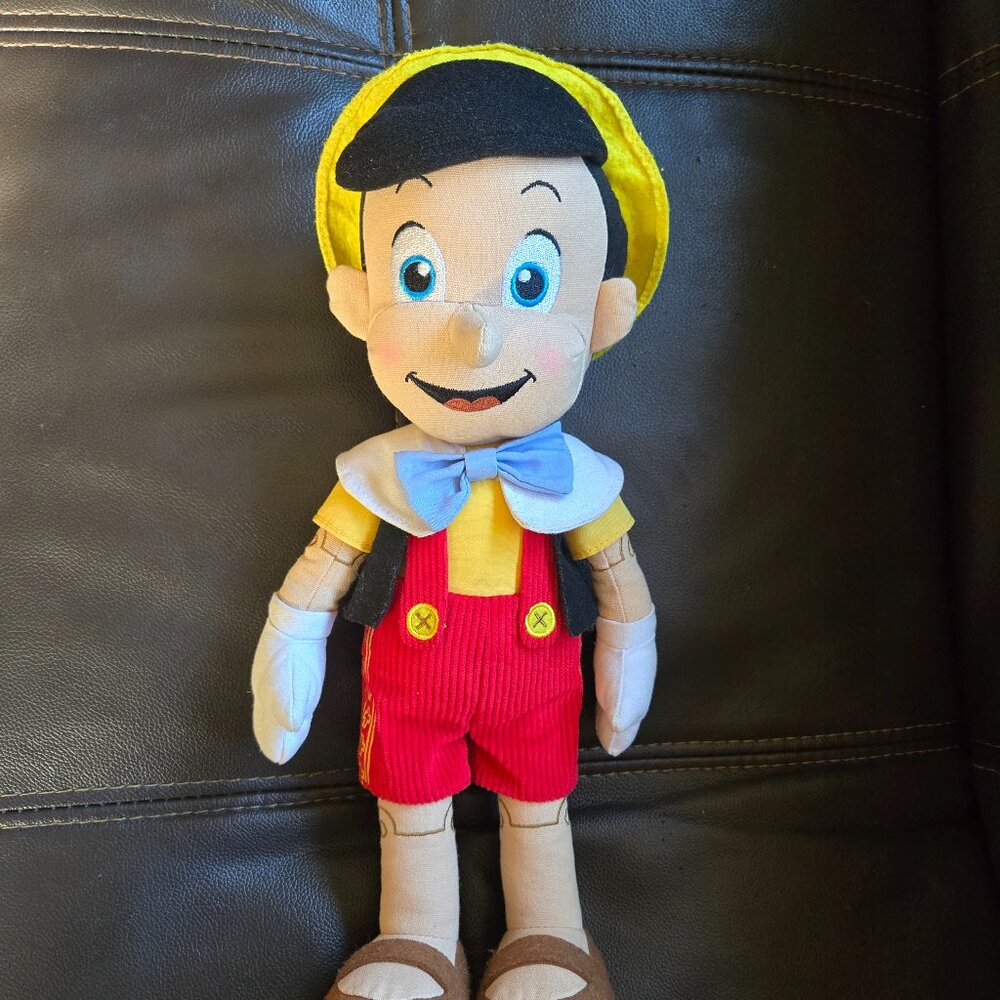 Disney 16" Limited Edition Pinnochio plush toy